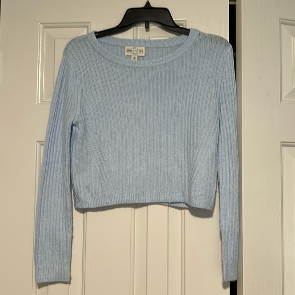 Jun and Ivy cropped sweater euc